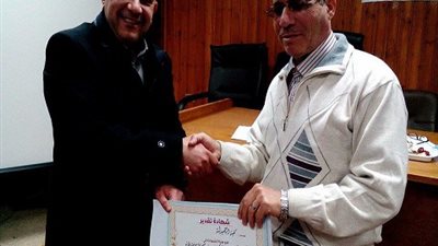 بالصور| صيدلة قناة السويس تكرم الموظف و الفني المثالي