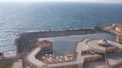 المهن التعليمية: البدء الفورى فى ترميم نادى الشاطئ بالإسكندرية
