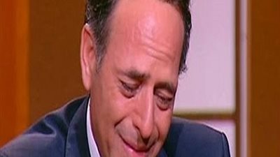 بالفيديو : شاهد بكاء الفنان ممدوح عبد العليم في اخر حوار تليفزيوني