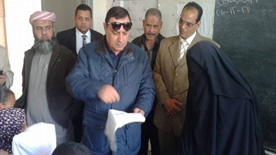 وكيل تعليم مطروح يحيل 6 معلمين للتحقيق ويقصي 3 مديرين بمدارس قطاع 