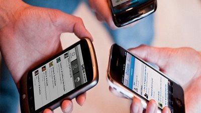 5 نصائح تحافظ على هاتفك الذكى من الشتاء