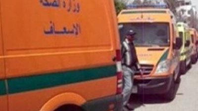 التعليم : عقد لجنة خاصة لطالب داخل سيارة إسعاف