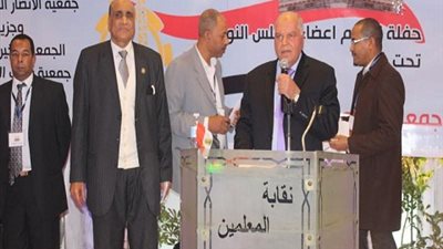 نقيب المعلمين يطالب بثورة تشريعية لتحقيق نهضة تعليمية حقيقية