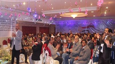 خلف الزناتى: المعلم المساعد له الحق فى النقل بين المحافظات والإجازات.. وأطالب بإلغاء شروط الأعباء الوظيفية