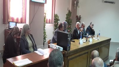 محافظ بورسعيد يقرر صرف 10 آلاف جنيها لمدرسة أحمد عرابي التجارية