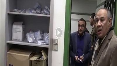 بالفيديو| إحالة اطباء مقيمين ومسئولي أمن بمستشفي جامعة سوهاج الي التحقيق.. و