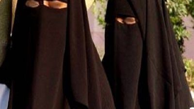 التعليم البريطانى: حظر ارتداء النقاب فى المدارس يتوقف على ادراتها