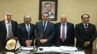 الزناتى يلتقى وزير التعليم السورى ويسلمه درع نقابة المهن التعليمية