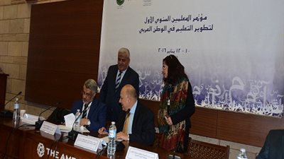بالصور| الجامعة الأمريكية توقع اتفاقية تعاون مع المنظمة العربية للتربية والثقافة