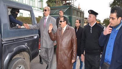 بالصور| محافظ الإسماعيلية ومدير أمن يتفقدان قوات الشرطة والجيش بالمحافظة