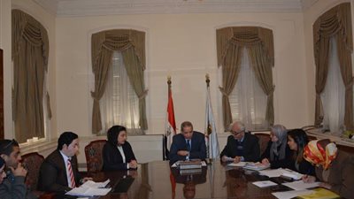 الهلالى يعد بدراسة مواد قرار 