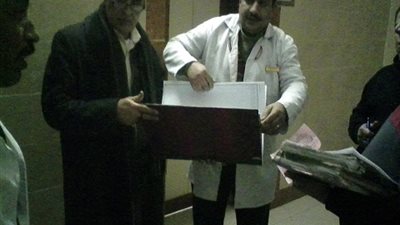 بالصور| وكيل صحة أسيوط يقوم بجولة مفاجئة لـ 