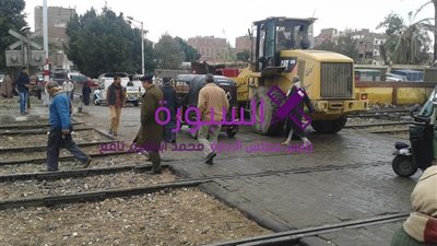 محافظ أسيوط يأمر بإزالة كافة الاشغالات من مناطق المزلقانات ومداخل محطات القطار