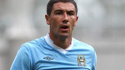 الانتر وروما ويوفنتوس يتنافسون على كولاروف مدافع مانشستر سيتى