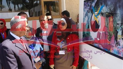رئيس جامعة جنوب الوادى يفتتح معرض الفنون التشكيلية بالأقصر