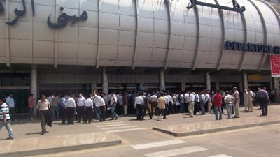 مطار القاهرة يعلن عن وظائف شاغرة لخريجى الحقوق والشريعة والقانون.. ننشر الشروط والتفاصيل