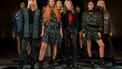 العارضات يتألقن بـ