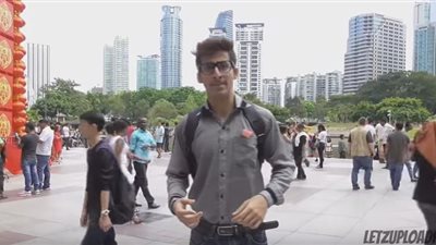 بالفيديو.. رد فعل فتيات طلب شاب قبيح الخروج معهن في عيد الحب