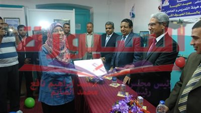 رئيس جامعة جنوب الوادي يفتتح المعرض الفنى الثالث لطلاب الهندسة