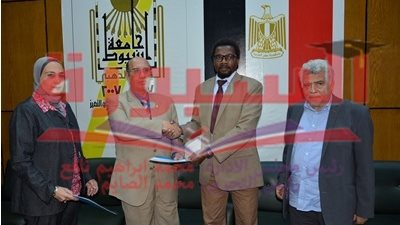 مذكرة تفاهم بين جامعتي أسيوط والملك فيصل 