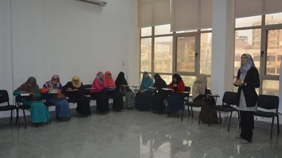 بالصور .. ورشة عمل عن التحكم فى الغضب وتقدير الذات بجامعة الفيوم