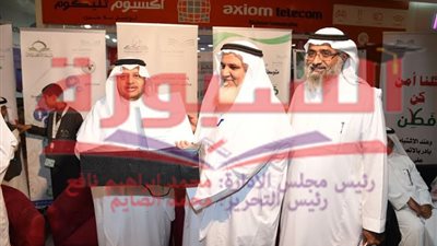 مدير تعليم جدة يكرّم معلمى ومسئولى مدرسة الطفيل