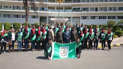 بالصور| طلاب جامعة القاهرة يزورون مصابي العمليات الإرهابية بمستشفي المعادي العسكري