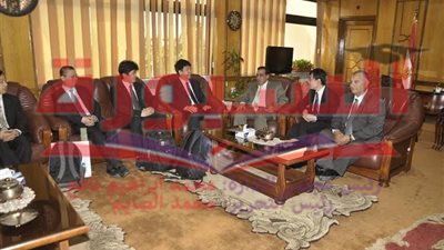 وفد جامعة بكين يستعرض سبل التعاون مع جامعة القناة