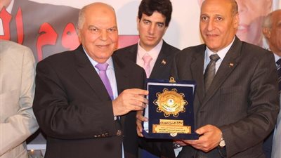 بالصور| الزناتي يكرم المعلمين المحالين للتقاعد بميت غمر