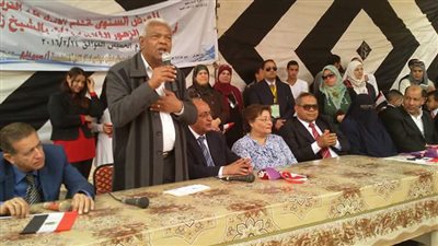 بالصور. ..وكيل تعليم الاسماعيلية يشهد افتتاح معرض الأنشطة التربوية بمدرسة الزهور الثانوية 