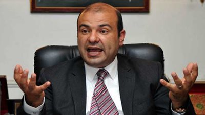 وزير التموين اطمئنوا: احتياطى القمح يكفى حتى الأسبوع الأول من يوليو