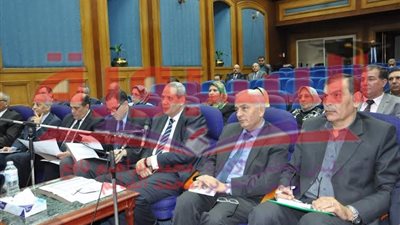 التعليم يطالب بتفعيل استخدام السبورات التفاعلية فى المدارس