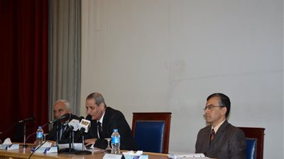 الهلالي: تشكيل لجنة لمراجعة مناهج العلوم والرياضيات