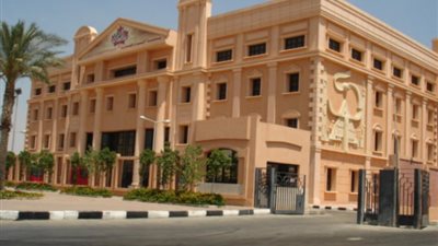 إنشاء مركز جامعة الأهرام الكندية للغات والترجمة 