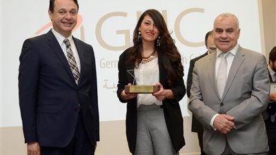 بالصور.. الجامعة الالمانية تحتفل بالخريجين الذين تقلدوا مناصب في المؤسسات الدولية  