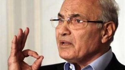 احمد شفيق يشن هجوما عنيفا على الرئاسة بشأن 