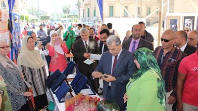 بالصور| جابر نصار يفتتح مهرجان الأنشطة لطلاب جامعة القاهرة