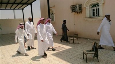  مدير تعليم صبيا يتفقد عدد من المدارس المتضررة من الأمطار بالسعودية