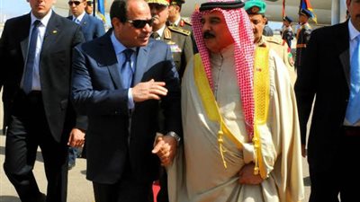  السيسي يعقد جلسة مباحثات مع ملك البحرين