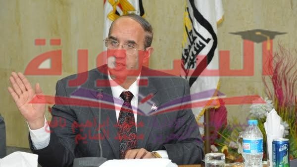 الدكتور احمد عبده