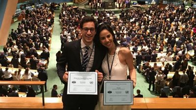 للعام السابع | طلاب الجامعة الأمريكية يحصلون على جائزة الوفد المتميز في نموذج الأمم المتحدة 