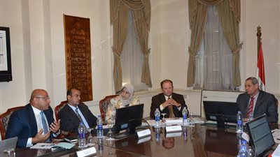 بالصور| الهلالى يناقش الدراسة المالية لمشروع الاستثمار فى التعليم