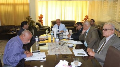 نقابة المعلمين تشدد على تفعيل سجلات الهيكلة الإدارية بنادى الشاطئ