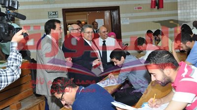 وزير التعليم العالى يتفقد أعمال سير الامتحانات بجامعة عين شمس