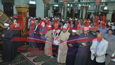 محافظ أسيوط ومدير الأمن يؤديان صلاة الغائب على ضحايا الطائرة المنكوبة