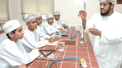 براتب 650 دولار.. مطلوب معلمين ومعلمات لمدارس سلطنة عمان.. ننشر التخصصات