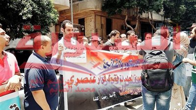 لليوم الثانى على التوالى.. المعلمون المعتصمون: لا تنازل عن الرجوع لمحافظاتنا