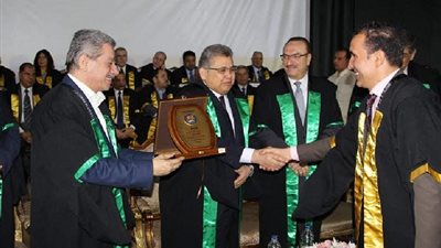 الشيحي يشهد احتفالية جامعة بنى سويف بعيد العلم.. و يشيد بالإنجازات التى حققتها الجامعة 