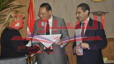 مجلس جامعة القناة يكرم مديري رعاية الشباب