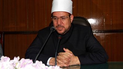 وزير الاوقاف يكرم عدد من الاداريين المتميزين